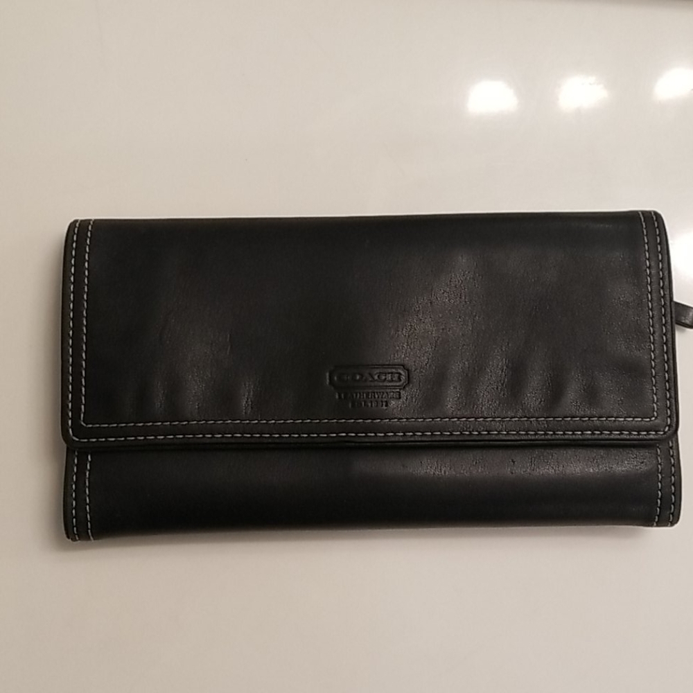 Pre owned coach wallet